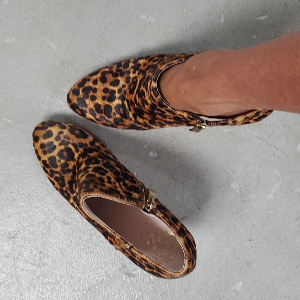 NWOT Vince Camuto vive leopard print, calf hair, size 6 bootie